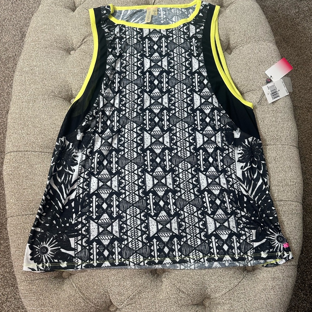 Abstract Print‎ Tank Top - Picture 5 of 9